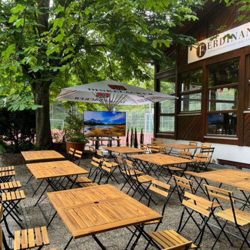 Schöner Biergarten in Stuttgart Degerloch - im schwäbischen Restaurant FERDINAND auf der Waldau